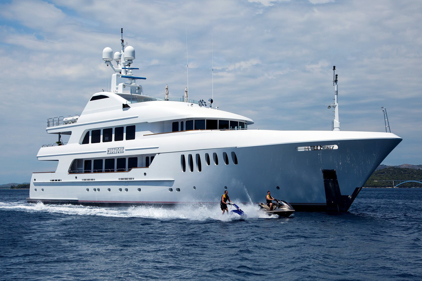 Yacht Mustique by Trinity - With water toys